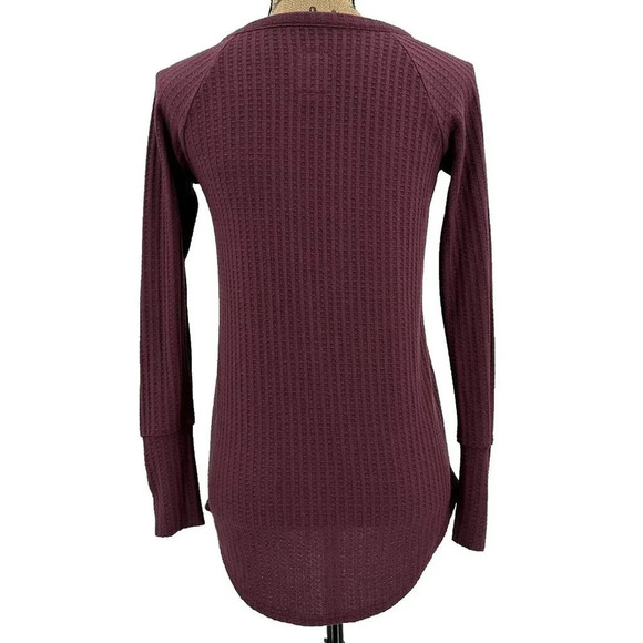 Chaser Tunic Top Women XS Maroon Thermal Waffle Knit Button Accent‎ Long Sleeve - Picture 4 of 6